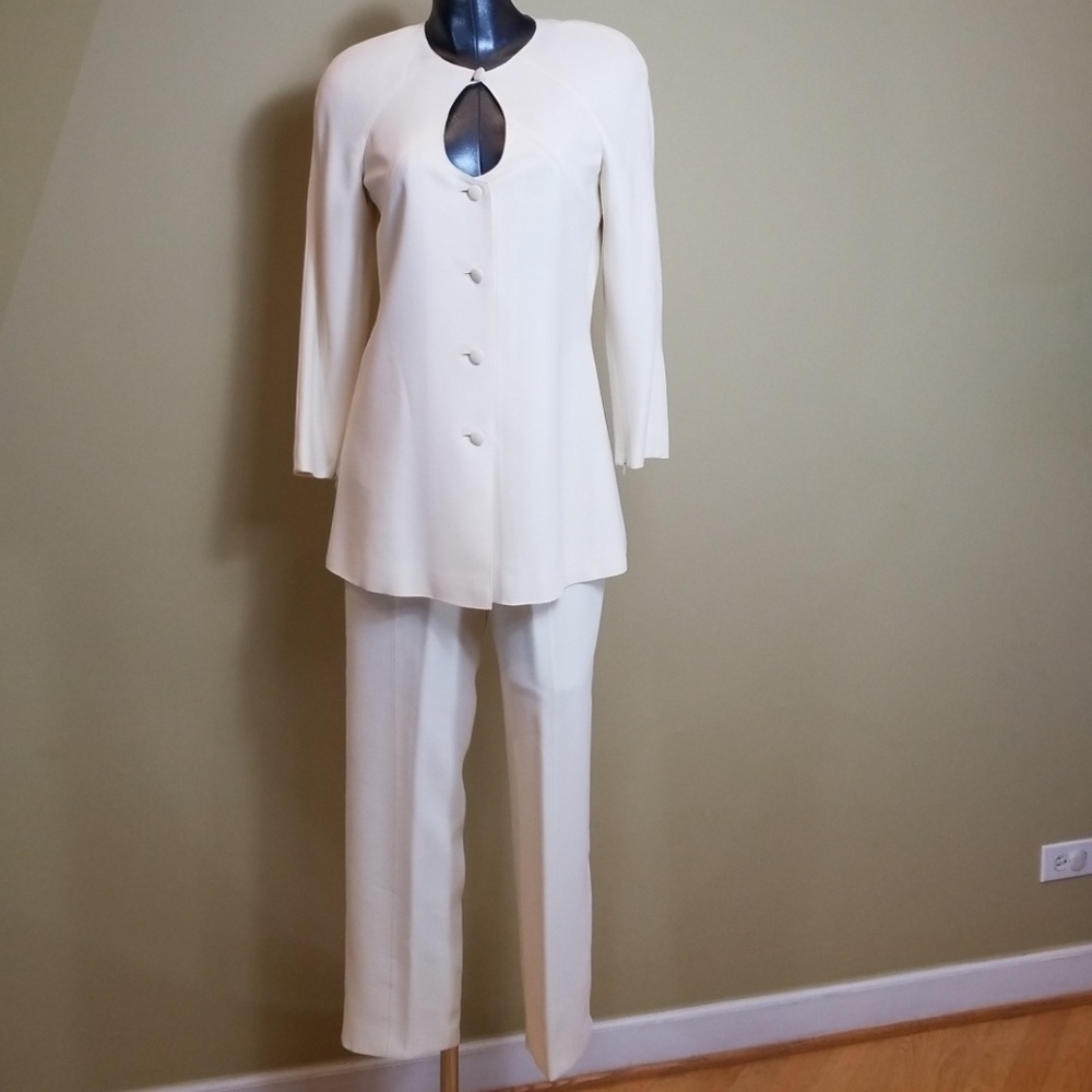 Lagerfeld Runway Off-White Desk to Dinner Suit - Picture 3 of 13